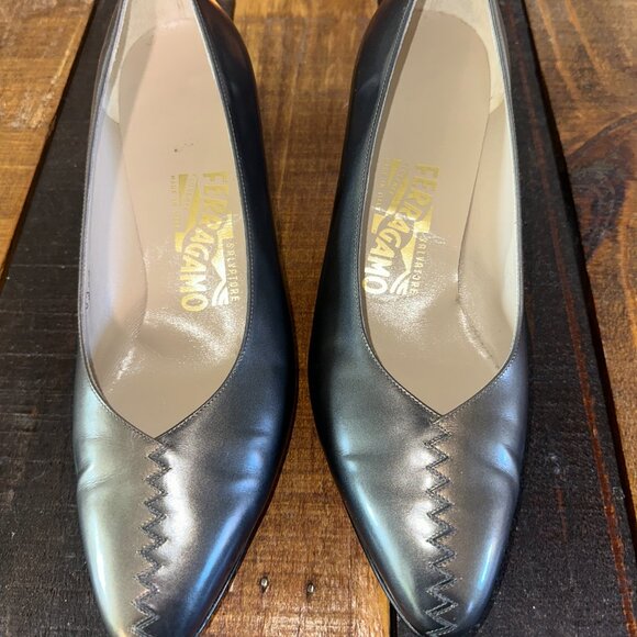 Salvatore Ferragamo Vintage Black Pewter Leather Pointed Toe Pumps Size 8.5 B - Picture 8 of 8